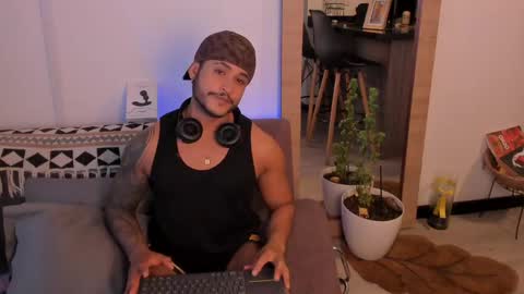 ADAN VEGA online show from June 2026 06:33:02 PM