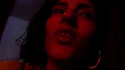 amy        online show from January 2025 09:44:02 PM