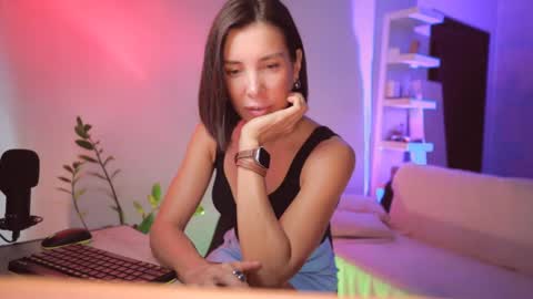 Snapshot of addictsqueen chatting on December 2024 05:07:02 AM ADDICTION online show from December 2024 05:07:02 AM