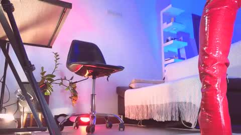 Snapshot of addictsqueen chatting on March 2025 05:09:01 AM ADDICTION online show from March 2025 05:09:01 AM