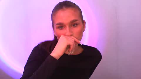 Adele Amore online show from February 2025 12:16:02 PM