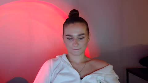 Adele Amore online show from March 2025 10:38:02 AM