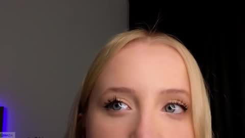 Snapshot of adele_armas chatting on November 2025 10:43:01 PM Adele online show from November 2025 10:43:01 PM