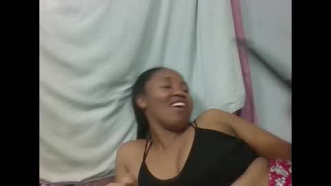 Snapshot of adelealy chatting on December 2025 05:06:02 PM adelealy online show from December 2025 05:06:02 PM