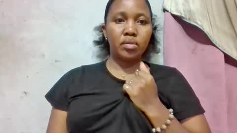 Snapshot of adelealy chatting on May 2026 02:29:01 AM adelealy online show from May 2026 02:29:01 AM