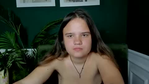 adelecruzz online show from May 2026 12:00:02 PM