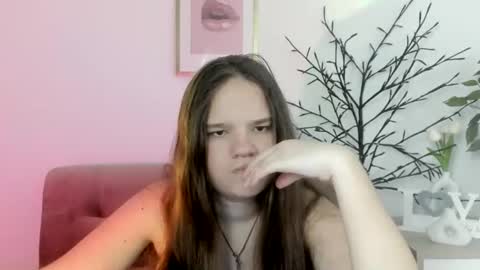 adelecruzz online show from May 2026 12:00:01 PM