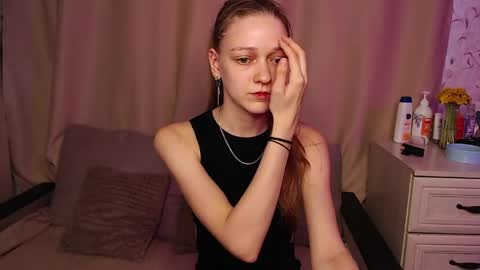 Snapshot of adelin_maxwell chatting on May 2026 03:29:01 PM Lina online show from May 2026 03:29:01 PM