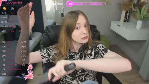 Snapshot of adelina_cowell chatting on February 2025 02:43:01 PM Adelina online show from February 2025 02:43:01 PM