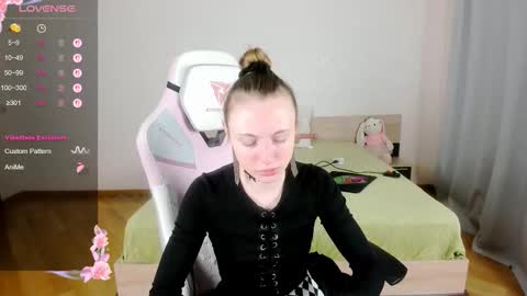 Snapshot of adelina_cowell chatting on September 2025 09:43:01 AM Adelina online show from September 2025 09:43:01 AM