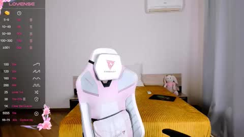 Snapshot of adelina_cowell chatting on September 2025 09:43:02 AM Adelina online show from September 2025 09:43:02 AM