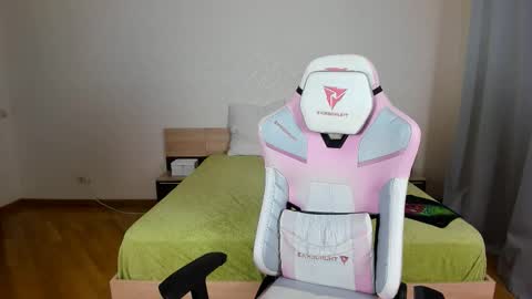 Snapshot of adelina_cowell chatting on November 2025 09:34:01 AM Adelina online show from November 2025 09:34:01 AM