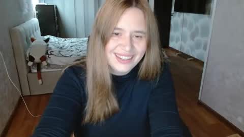 adelinalawson online show from May 2026 05:25:01 AM