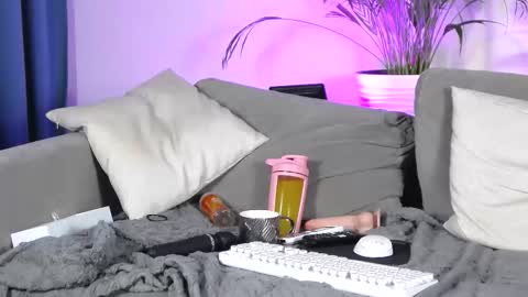 Adeline online show from October 2025 03:06:02 AM