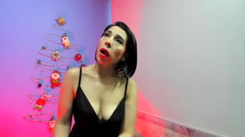 Adelle online show from December 2024 11:24:01 AM