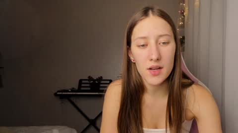 Snapshot of adellqueen chatting on December 2024 10:39:02 PM Adell online show from December 2024 10:39:02 PM