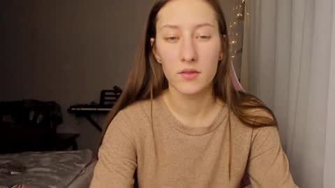 Snapshot of adellqueen chatting on December 2024 10:27:01 PM Adell online show from December 2024 10:27:01 PM