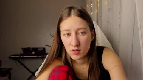 Snapshot of adellqueen chatting on January 2025 10:37:02 PM Adell online show from January 2025 10:37:02 PM