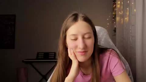 Snapshot of adellqueen chatting on March 2025 10:38:01 PM Adell online show from March 2025 10:38:01 PM