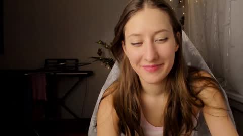 Snapshot of adellqueen chatting on March 2025 10:42:01 PM Adell online show from March 2025 10:42:01 PM