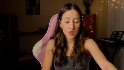 Snapshot of adellqueen chatting on March 2025 10:39:02 PM Adell online show from March 2025 10:39:02 PM