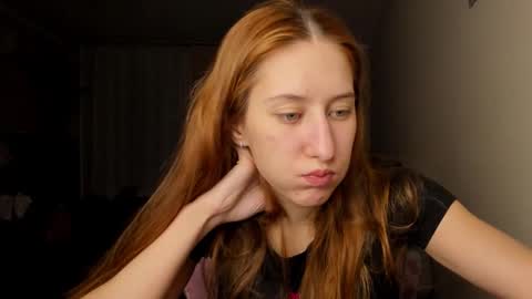 Snapshot of adellqueen chatting on November 2025 10:41:02 PM Adell online show from November 2025 10:41:02 PM