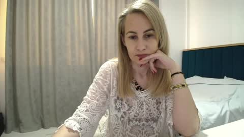 Adellyn online show from May 2026 06:02:01 PM
