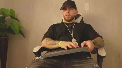 Ades online show from November 2025 07:22:01 AM