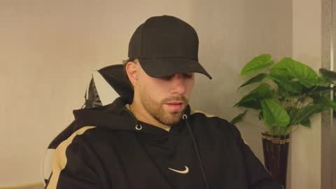 Ades online show from November 2025 11:35:01 AM