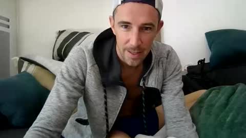 Snapshot of adibou13 chatting on February 2026 01:19:02 PM adibou13 online show from February 2026 01:19:02 PM