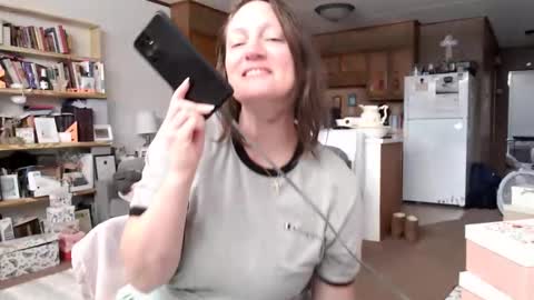 Snapshot of adorable22 chatting on January 2025 06:27:02 PM adorable22 online show from January 2025 06:27:02 PM