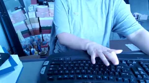 Snapshot of adorable22 chatting on February 2025 05:51:02 PM adorable22 online show from February 2025 05:51:02 PM