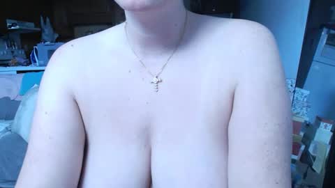 Snapshot of adorable22 chatting on February 2025 04:53:01 PM adorable22 online show from February 2025 04:53:01 PM