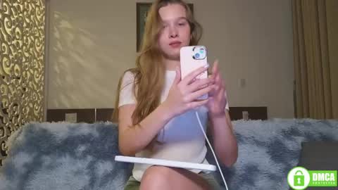 Lia  online show from May 2026 12:55:02 PM