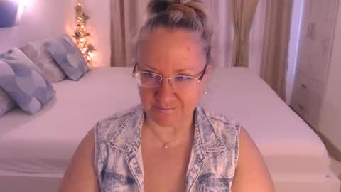 Cryna online show from November 2025 07:53:01 AM