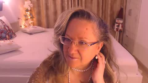 Cryna online show from December 2025 04:50:01 AM