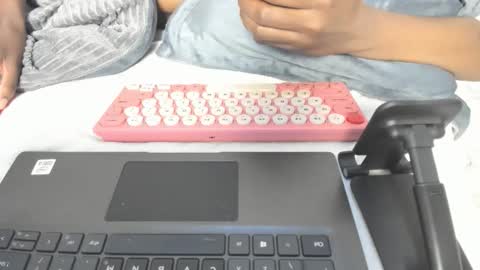 Snapshot of adrena_ross chatting on November 2025 02:11:01 AM Andrena online show from November 2025 02:11:01 AM