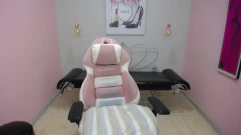Adri  online show from May 2026 12:13:02 PM