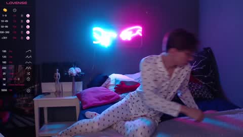 Adrian online show from January 2025 04:15:01 PM