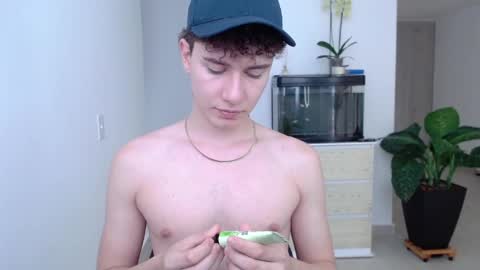 Snapshot of adrian_morelli chatting on December 2024 07:40:02 PM adrian morelli online show from December 2024 07:40:02 PM