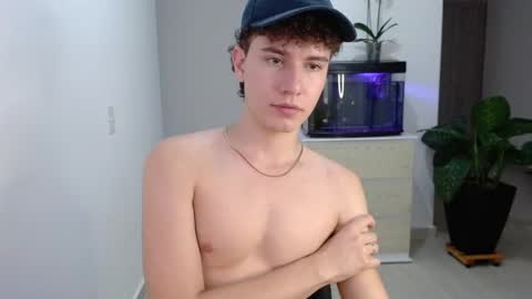 Snapshot of adrian_morelli chatting on December 2024 10:42:02 PM adrian morelli online show from December 2024 10:42:02 PM