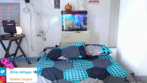 Snapshot of adrian_morelli chatting on October 2025 06:43:01 PM adrian morelli online show from October 2025 06:43:01 PM