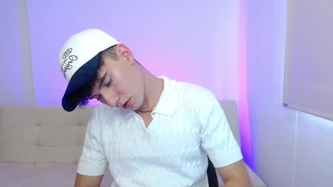 adrian morelli online show from April 2026 07:52:02 PM