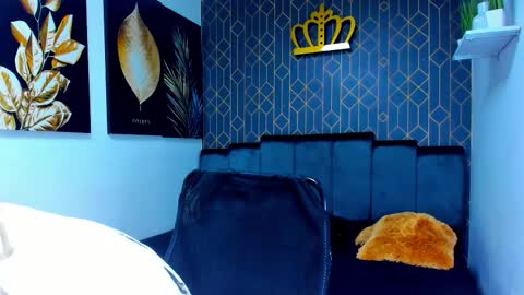   online show from November 2025 07:04:02 PM