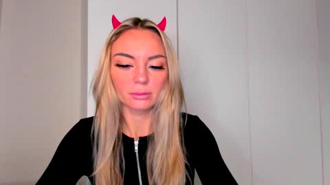 Adriana online show from December 2024 06:22:02 AM