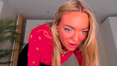 Adriana online show from January 2025 07:49:01 PM