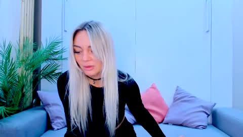 Adriana online show from March 2025 12:22:02 PM