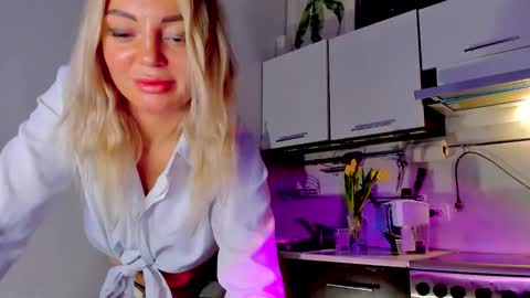 Adriana online show from March 2026 02:04:02 AM