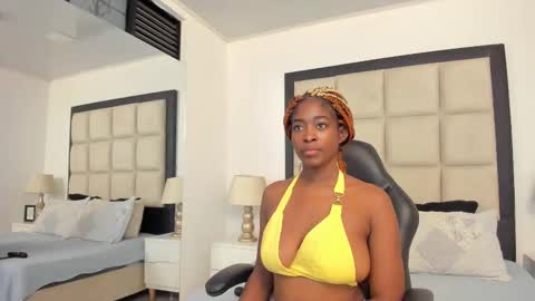 Adriana  online show from September 2025 01:33:01 PM