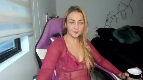 Snapshot of adrianapdes chatting on July 2026 12:11:01 PM Adriana Paredes online show from July 2026 12:11:01 PM